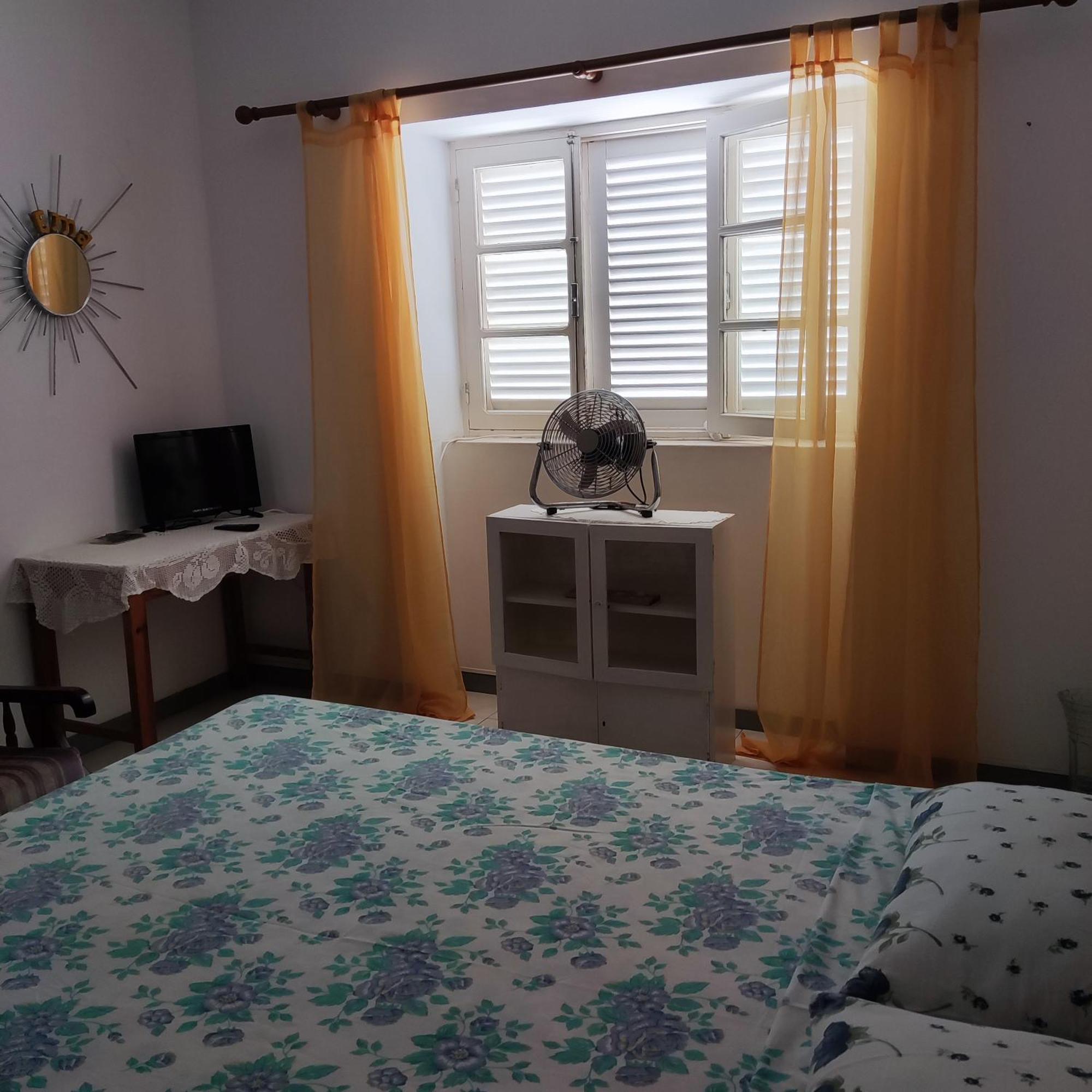 Chez Fred Bed & Breakfast Миндело Екстериор снимка
